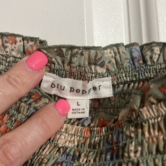 Smocked Floral Dress - Picture 6 of 8